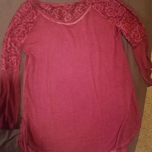 3/4 lace maroon Top. Nearly brand new!